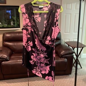 Gently worn. Fashion bug top.